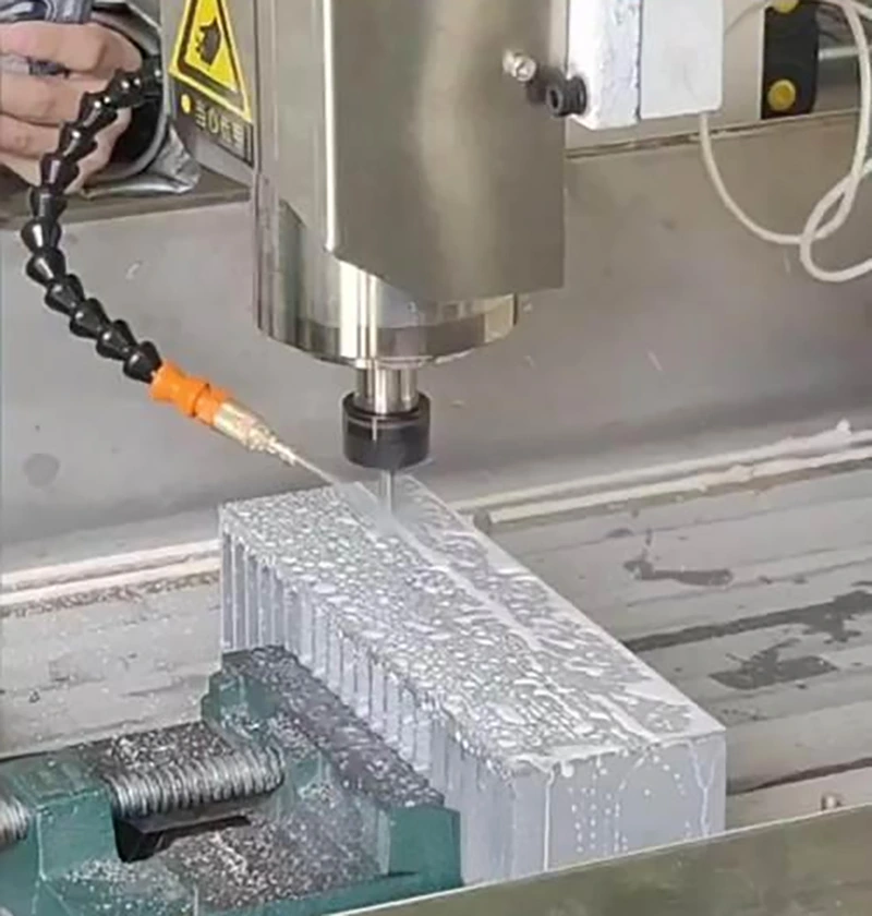 High-torque drilling and milling motors are resistant to high temperatures and ageing, making them suitable for the harsh machining environments of high-temperature workshops